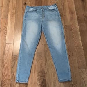 Super cute high rise jeans!!